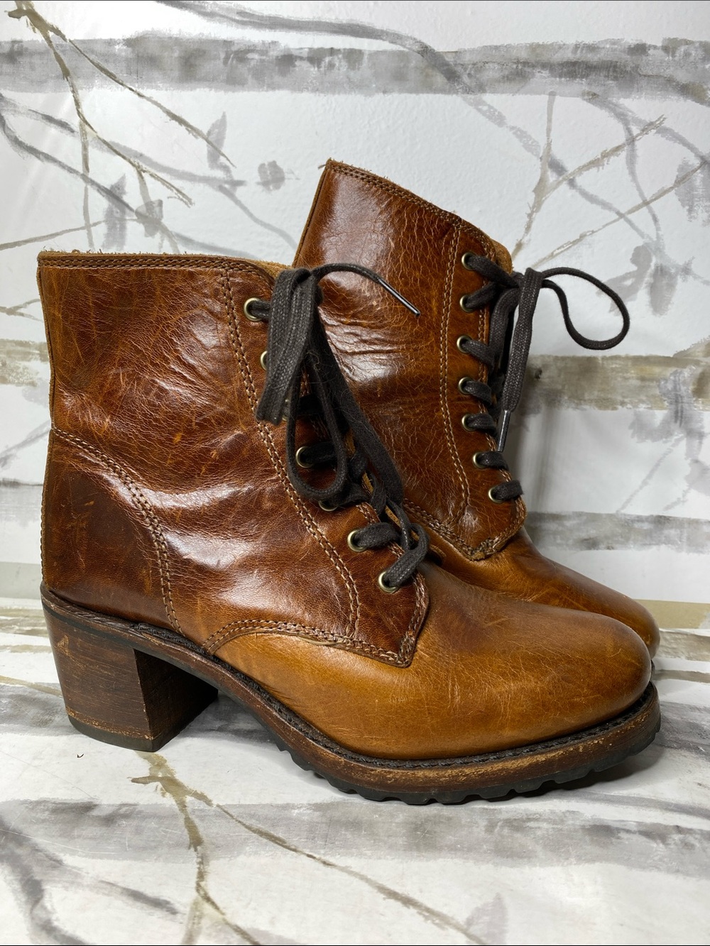 Frye 6G Sabrina Ankle Booties